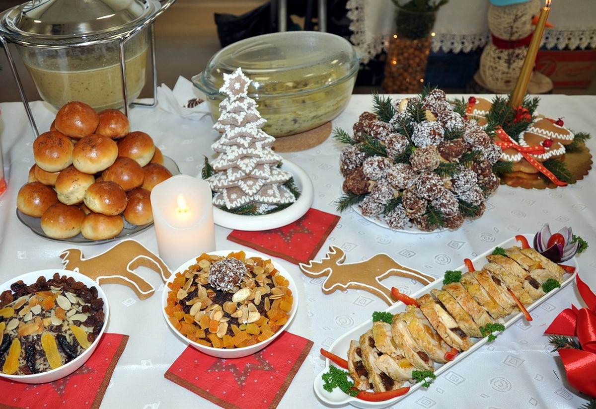 Galantynka, kompot z suszu, ciasto makowo-serowe. Jakie pomorskie przysmaki zagoszczą na bożonarodzeniowych stołach?