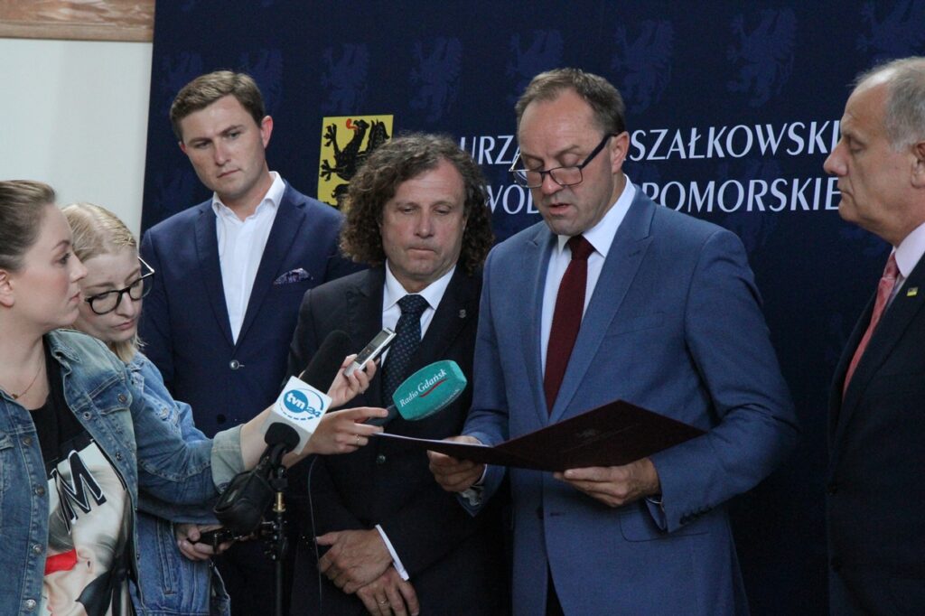 „Przyszedł czas, aby powiedzieć: Dosyć!”. List otwarty marszałka Struka w obronie prezydent Gdańska