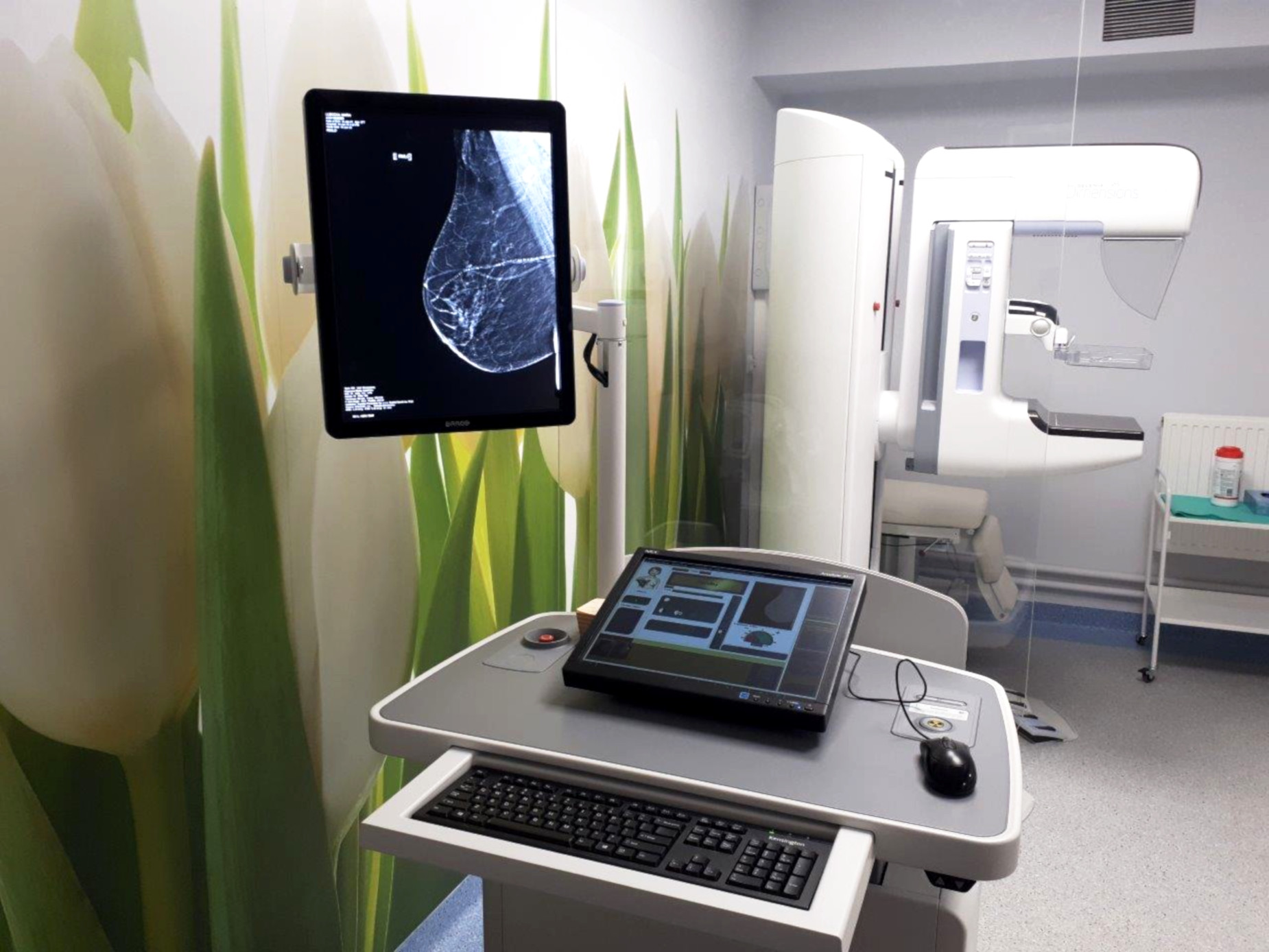 Selenia dokładnie i precyzyjnie zdiagnozuje pacjentki. Szpital Morski im. PCK w Gdyni ma nowy mammograf 3D