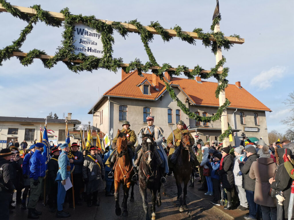 Pociąg z generałem Hallerem jest już w Pucku. Dalsza część obchodów 100. rocznicy zaślubin Polski z morzem [ZDJĘCIA]