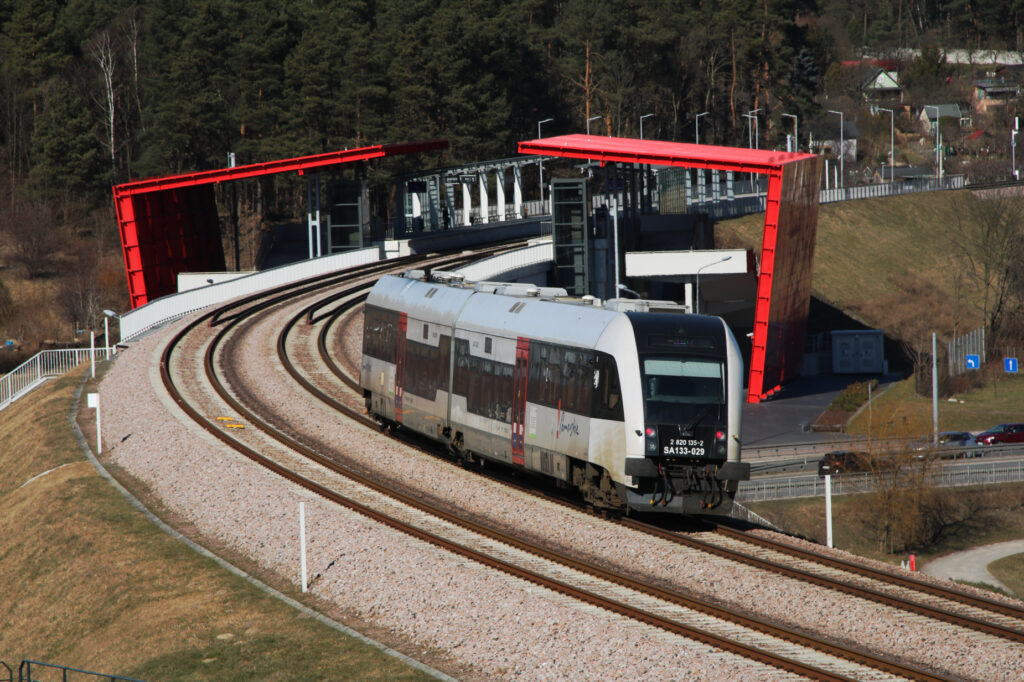 Pasażerowie zgłaszają, samorząd województwa reaguje. Będzie więcej pociągów na linii Pomorskiej Kolei Metropolitalnej