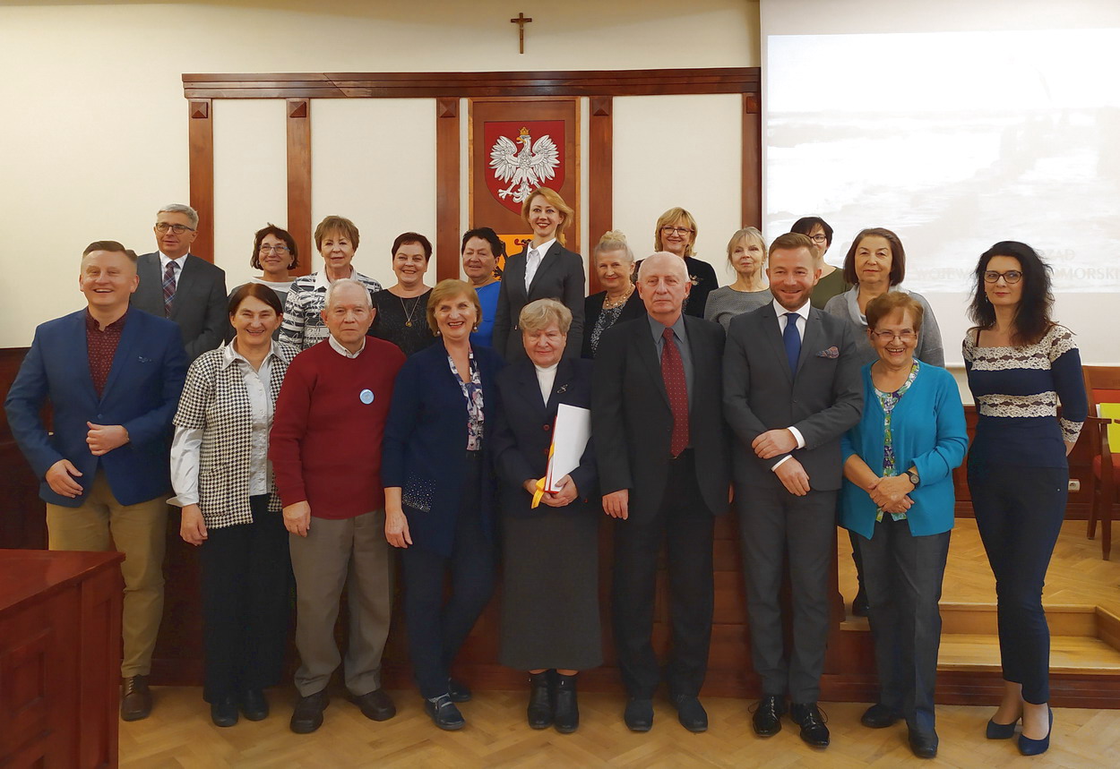 Znamy laureatów II Ogólnopolskiej Olimpiady Wiedzy Obywatelskiej Senior Obywatel. W nagrodę pojadą do Brukseli