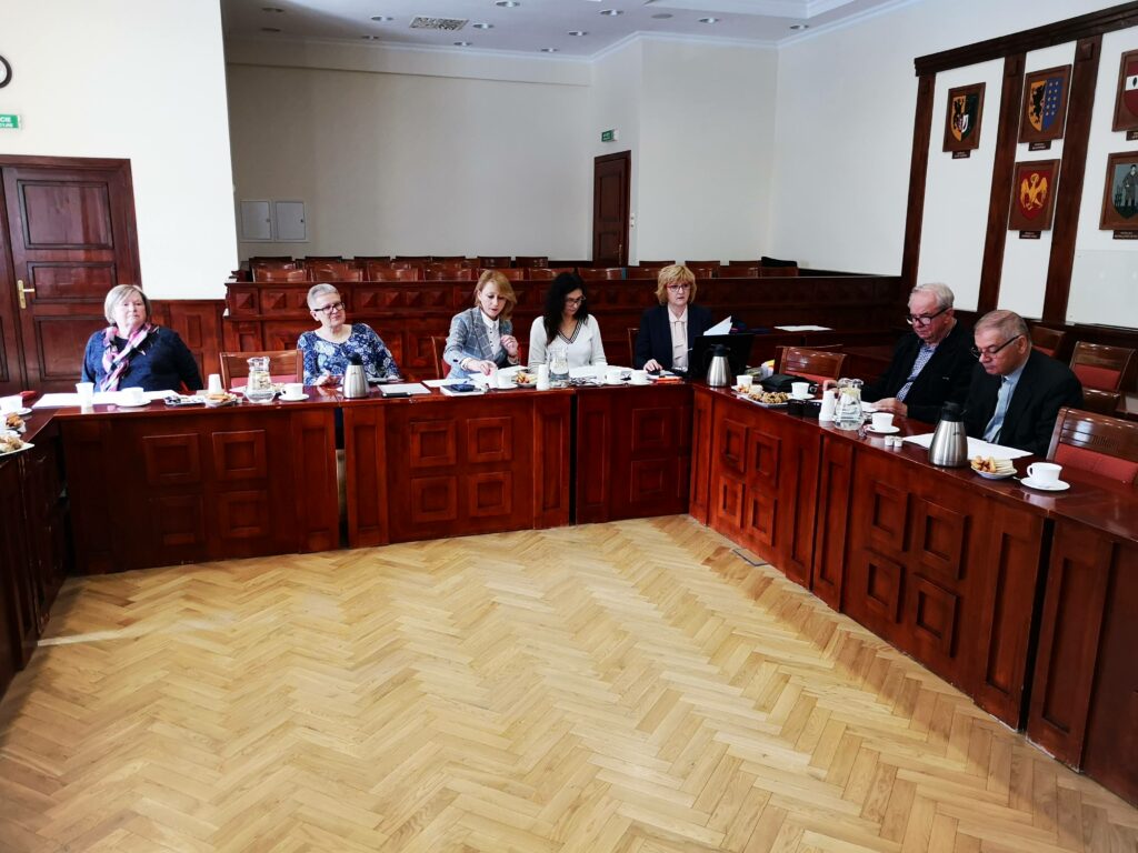 Wiadomo już kto w tym roku zostanie Zwyczajnym-Niezwyczajnym Seniorem a kto Przyjacielem Seniora oraz która gmina lub powiat będzie mógł pochwalić się mianem Samorząd Przyjazny Seniorom! [POMORSKIE DLA SENIORA]