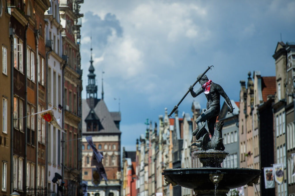 Wiece przeciwko nienawiści i przemocy w całej Polsce po ataku nożownika na prezydenta Gdańska