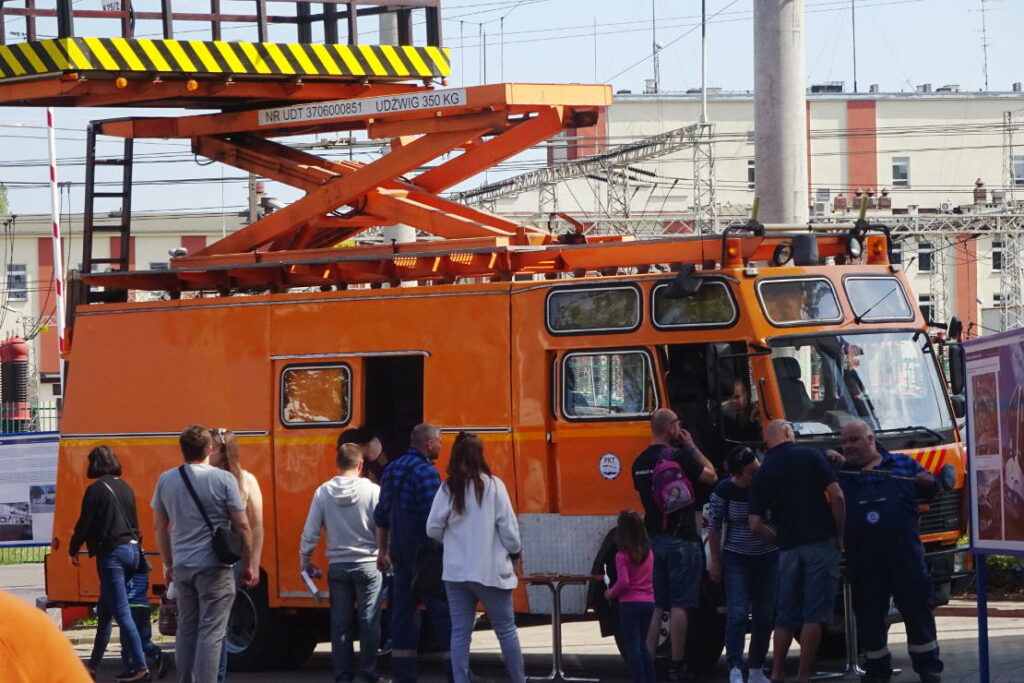 Trolejbus hitem niedzieli. Działo się i w Gdyni, i w Cedrach Wielkich. DOFE w Pomorskiem zakończone