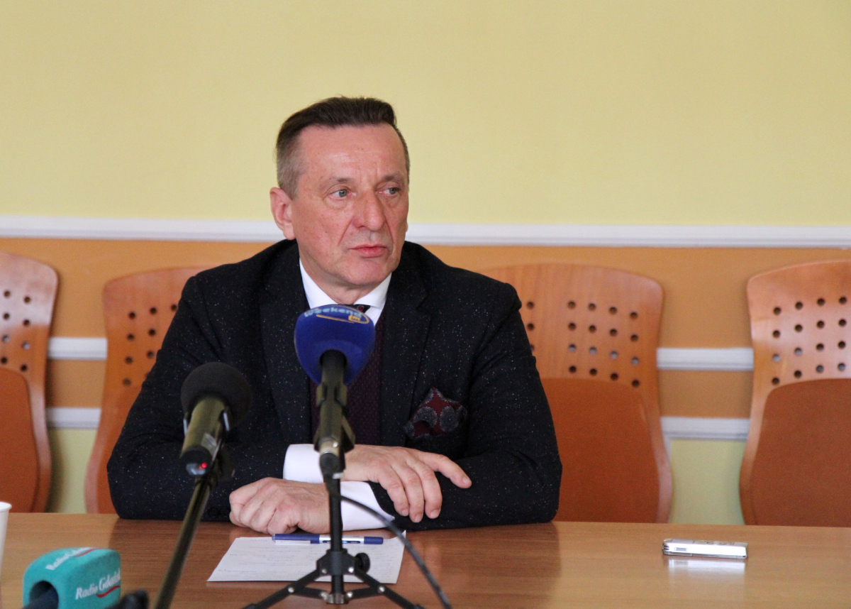 Wicemarszałek Leszek Bonna odpowiada na zarzuty PiS: „Procedury są jasne i przejrzyste” [OŚWIADCZENIE]