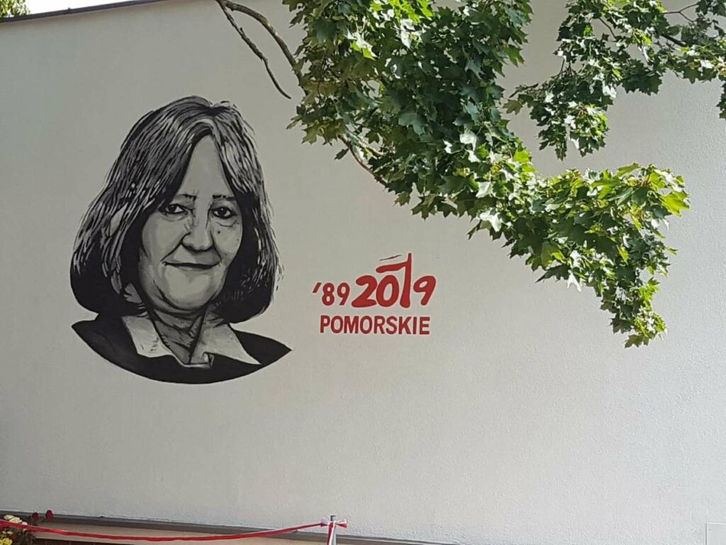 W Słupsku pojawił się nowy mural. Przedstawia jedną z bohaterek Solidarności