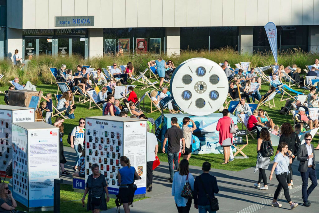 Napisz recenzję i wygraj specjalną wejściówkę na Festiwal Polskich Filmów Fabularnych w Gdyni