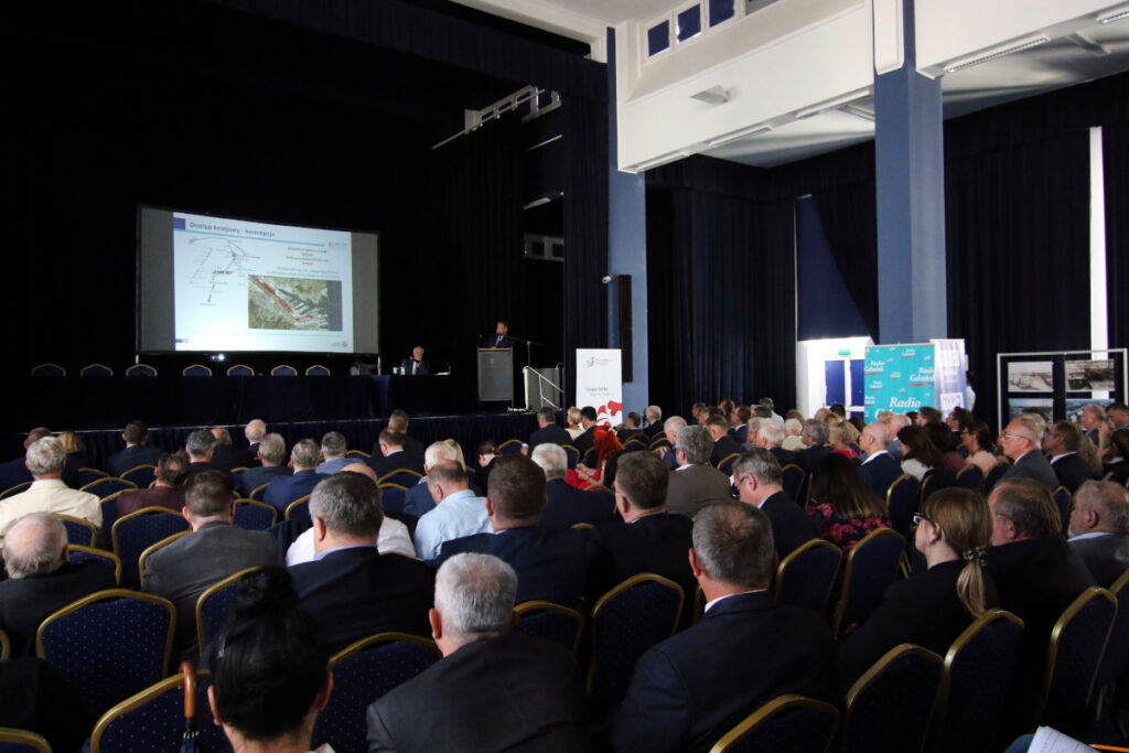 Są plany rozwoju portów w Gdyni i w Gdańsku. Będą nowe drogi, modernizacja kolei i innowacyjne technologie