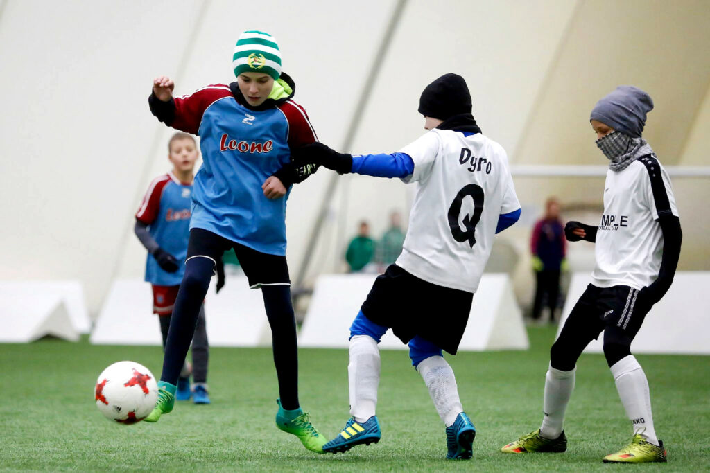 Zagrało 69 mikołajowych drużyn. Mikołajkowy turniej „Do przerwy 0:1”