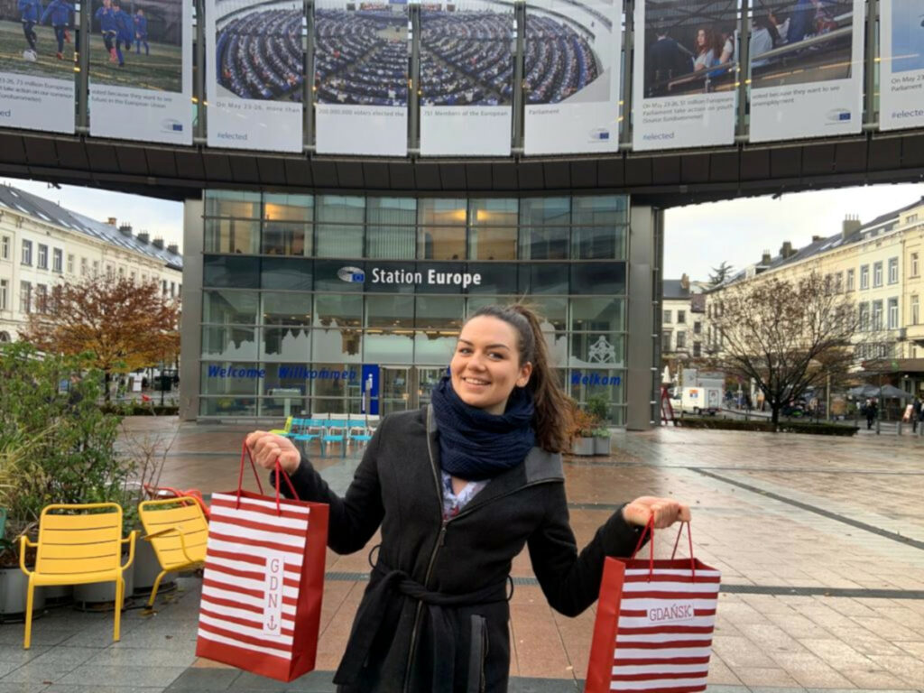 „Ja w tym roku odkryłam świat!”. O stażu w Brukseli opowiada Julia Belicka, studentka z Gdyni