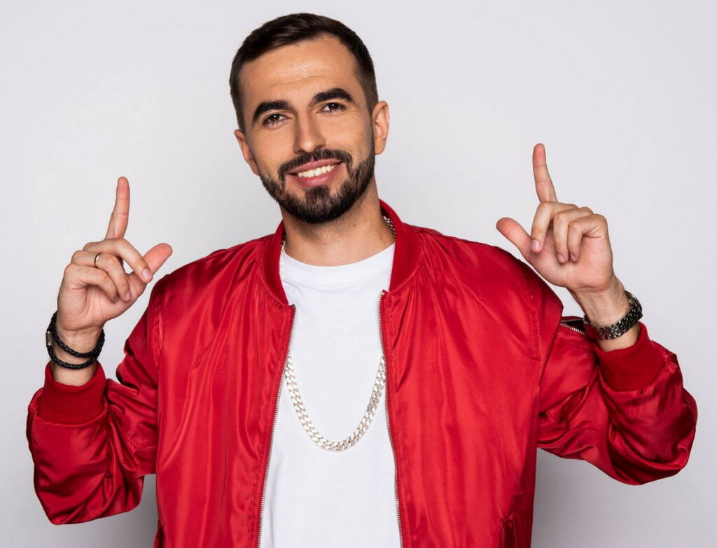 Zabawa nad jeziorem przy muzyce z elementami kaszubskiego folkloru. Ostrzyckie Lato 2019