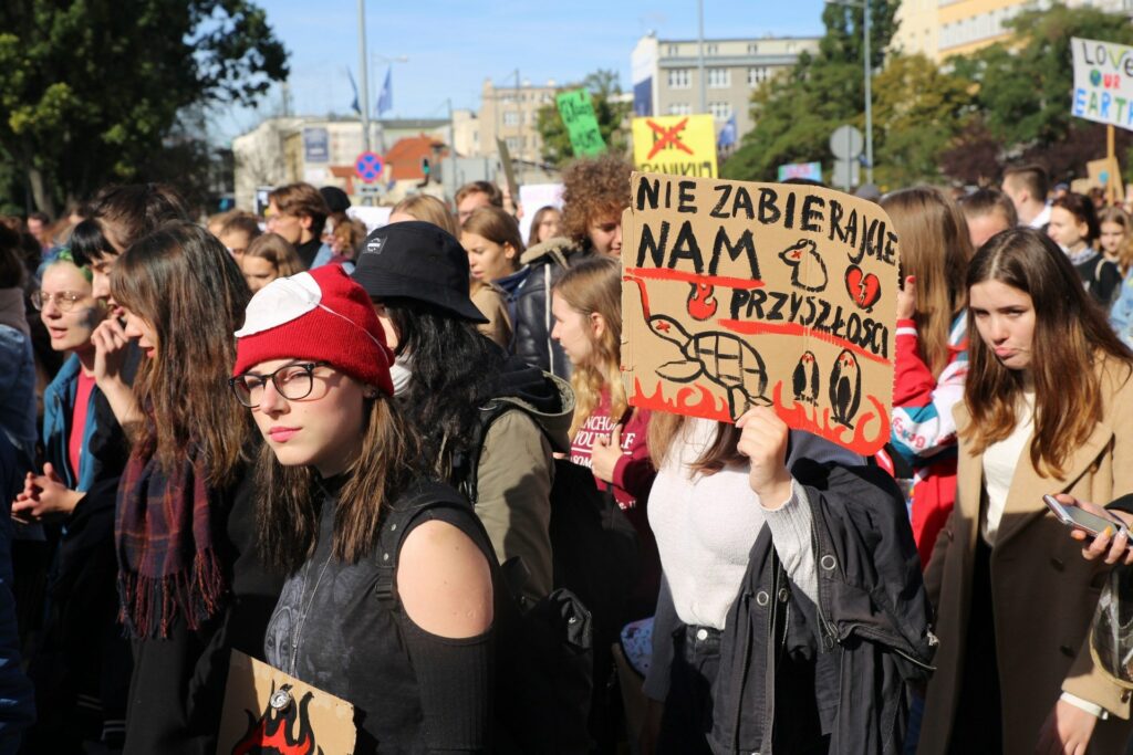 Młodzi na ulicach przeciwko zmianom klimatycznym. W południe wiec w Trójmieście