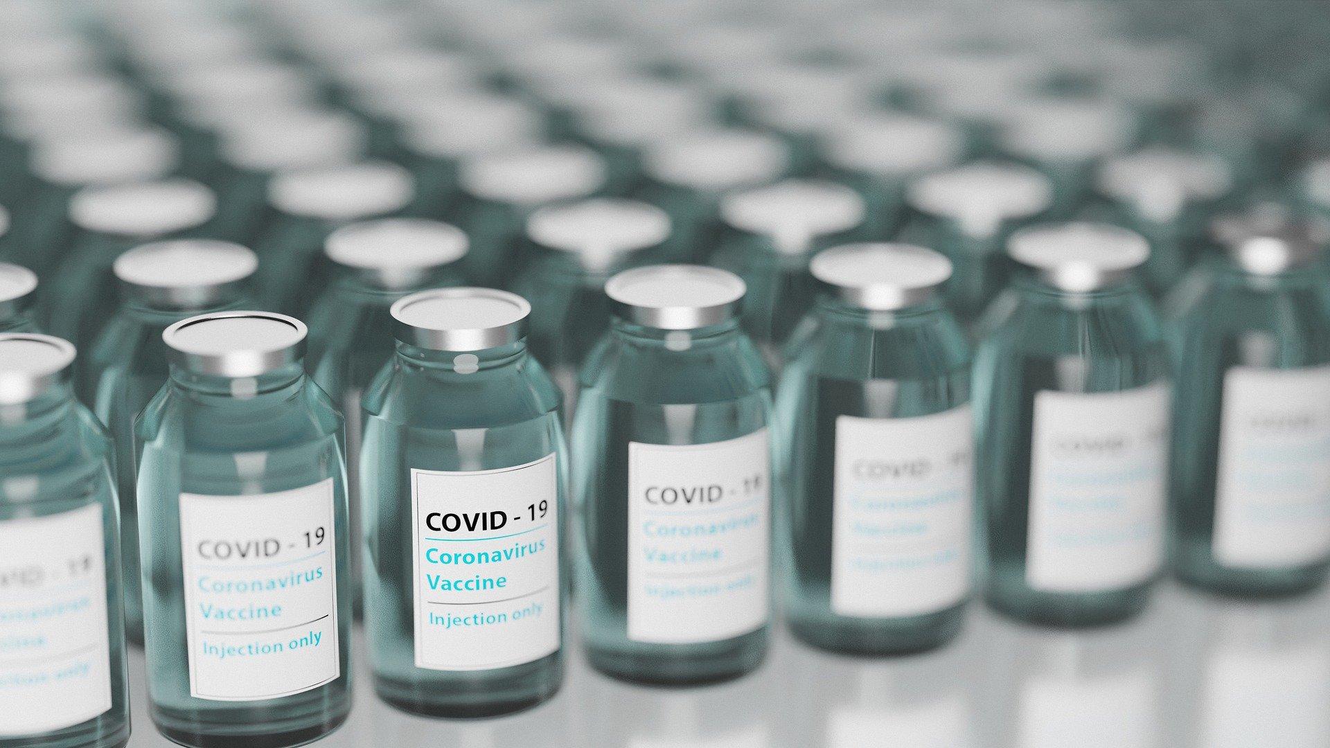 Wstrzymane szczepienia przeciwko COVID-19  grupy zero. Czy zagrożone są też inne grupy? [AKTUALIZACJA]