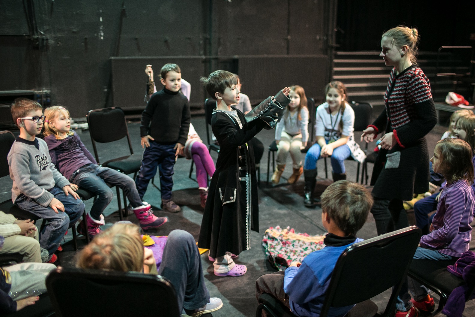 Uczestnicy zajęć edukacyjnych w Teatrze Wybrzeże