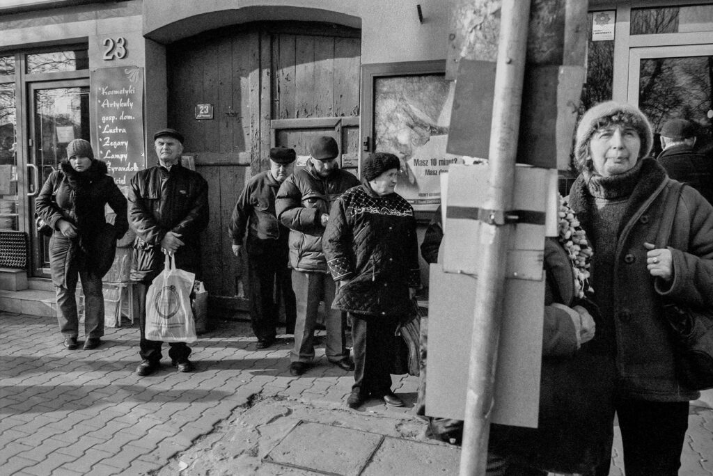 Codzienność na polskiej prowincji. Nowa wystawa w Gdańskiej Galerii Fotografii