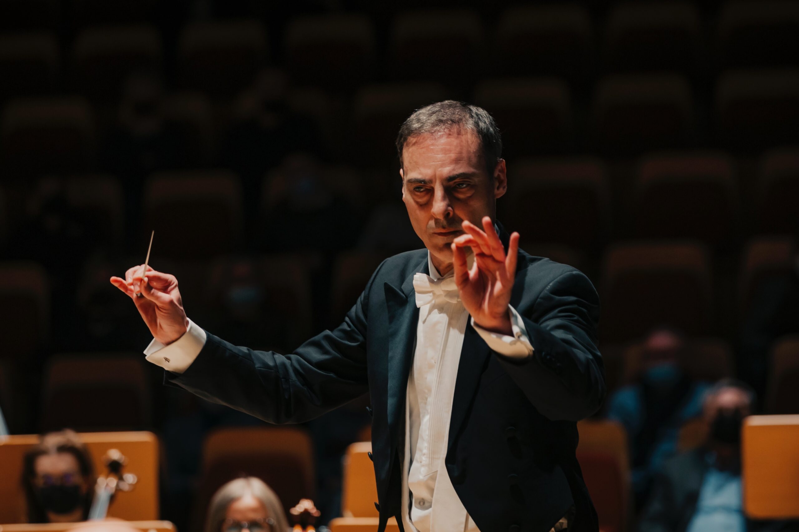 George Tchitchinadze dyrektorem artystycznym orkiestry Filharmonii Bałtyckiej na kolejną kadencję