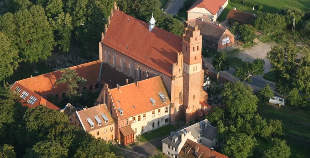 17. Cysterskie Lato Muzyczne w Żarnowcu. Na organach zagra m.in. prof. Perucki