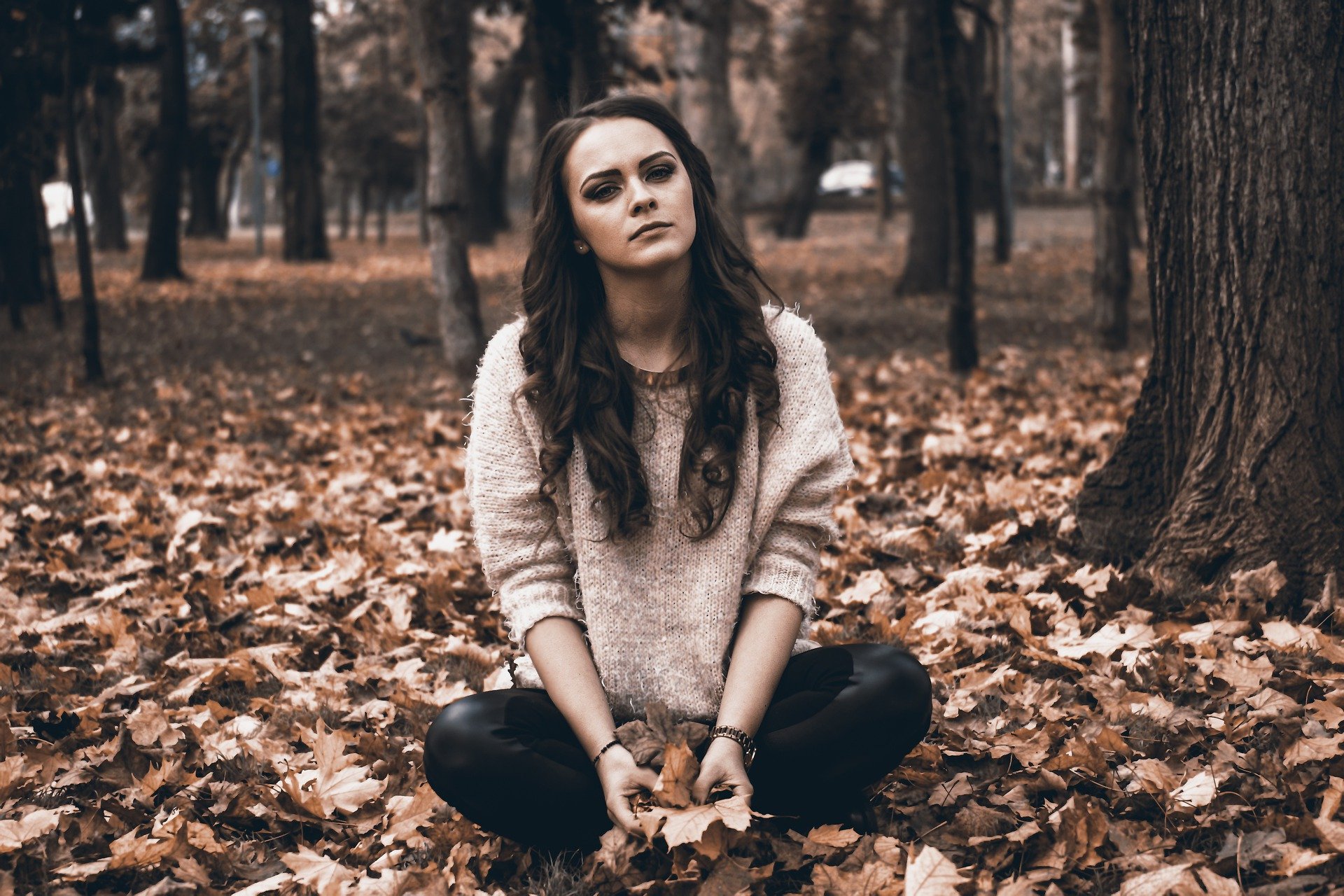 Jesień bez chandry, czyli pięć sposobów na to, jak poradzić sobie z jesienną depresją