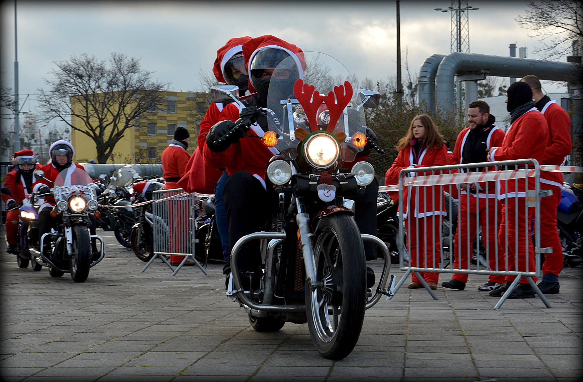 Mikołaje na motocyklach przejadą ulicami Trójmiasta po raz 20. Zbiorą pieniądze na obiady i rozdadzą paczki