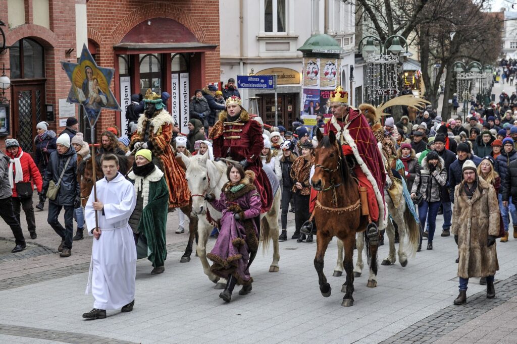 Niech prowadzi nas gwiazda! Sprawdź, gdzie na Pomorzu przejdą orszaki Trzech Króli