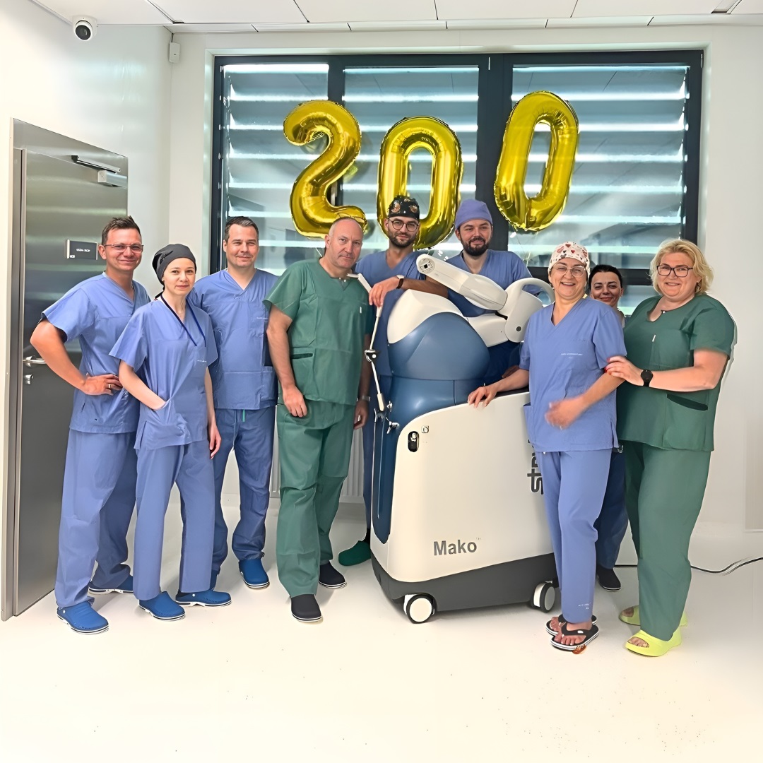 Szpital w Wejherowie. Lekarze przy pomocy robota wykonali już 200 operacji ortopedycznych