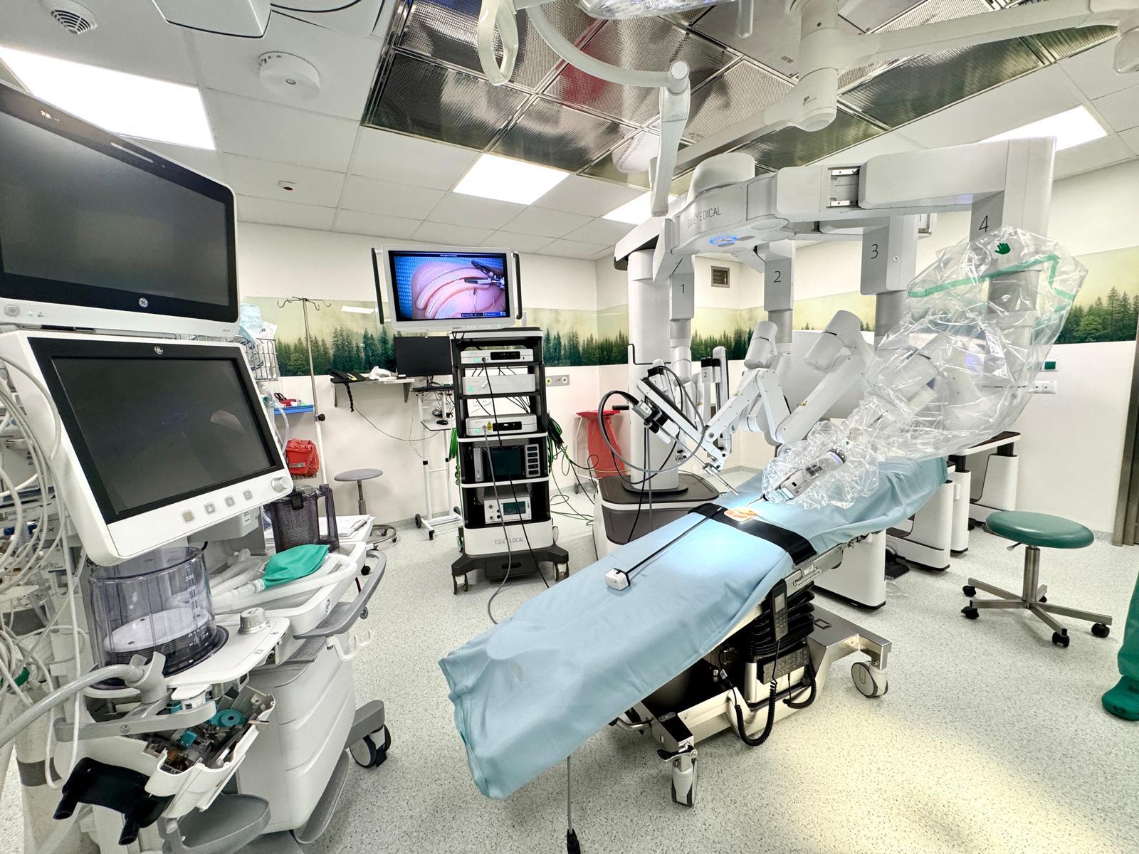 Nowoczesny robot chirurgiczny w Kościerzynie. To rewolucja w leczeniu i szkoleniach medycznych