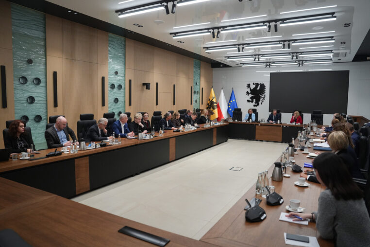 Wsparcie młodzieży i przeciwdziałanie hejtowi! Spotkanie zespołu roboczego