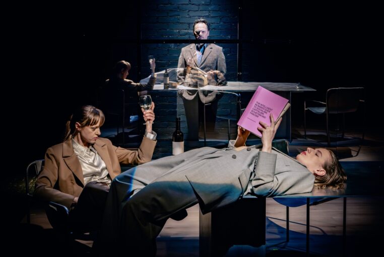 Przed nami pierwsza tegoroczna premiera w Teatrze Wybrzeże. Czy dowiemy się, co się tam wydarzyło?