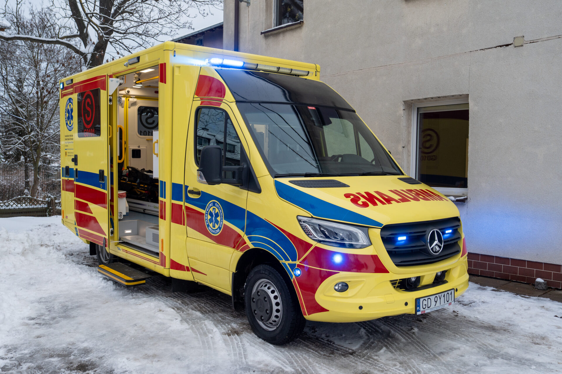 Żółta karetka bariatryczna