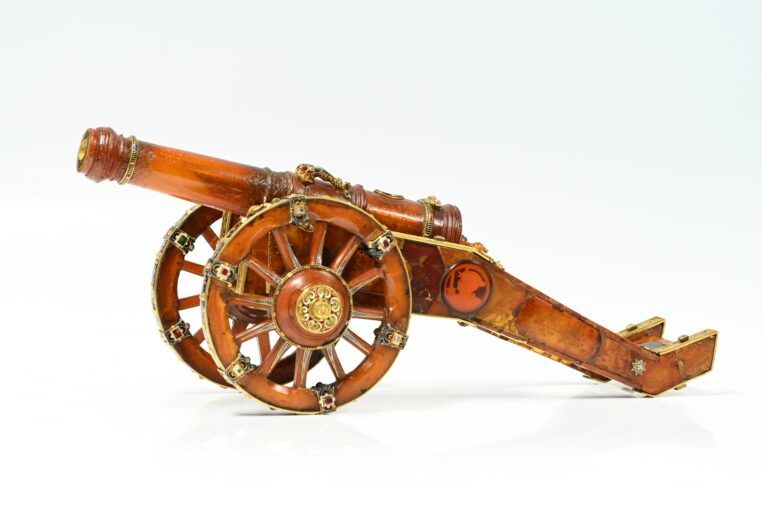 Bursztynowa armatka powróciła do Gdańska. Na całym świecie są tylko dwa takie obiekty!