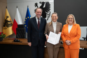 Podpisanie umów na wsparcie rozbudowy obiektów sportowych w pomorskich gminach.