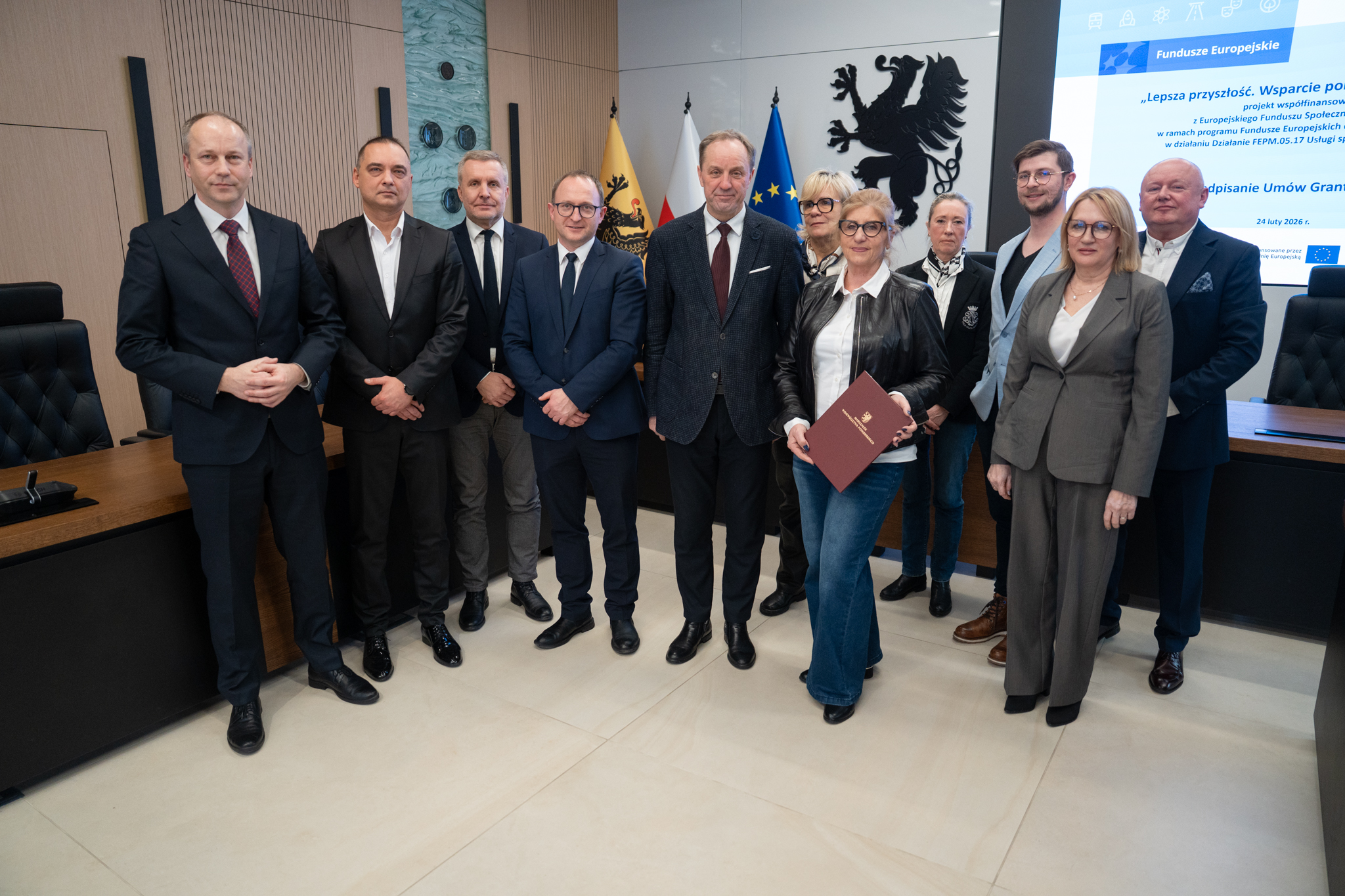 Więcej wsparcia dla dzieci, młodzieży i dorosłych w kryzysie psychicznym. Nowe inicjatywy na Pomorzu