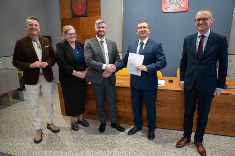 Podpisanie umowy na modernizację drogi wojewódzkiej 226 w Pruszu Gdańskim