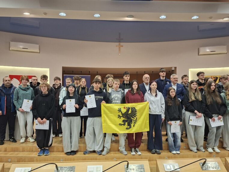 Zdolni z Pomorza - odprawa uczestników rejsu STS Pogoria