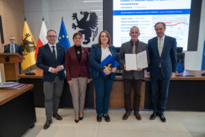 Podpisanie siedmiu umów o dofinansowanie z Funduszy Europejskich projektów dotyczących mobilności miejskiej