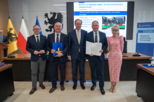 Podpisanie siedmiu umów o dofinansowanie z Funduszy Europejskich projektów dotyczących mobilności miejskiej