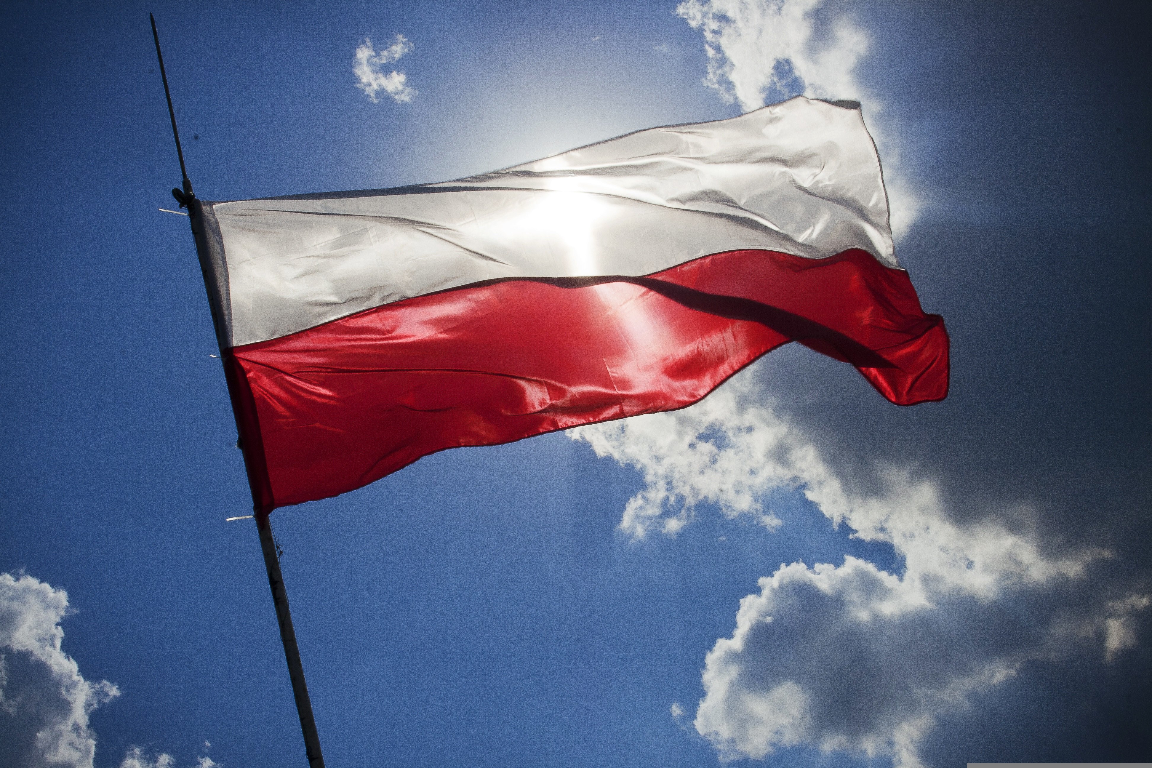 Majówkę czas zacząć. Trzy dni z biało-czerwoną