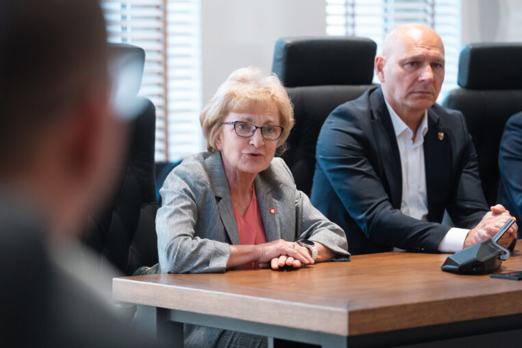 Podpisanie umowy na Studium Korytarzowe oraz Studium techniczno-ekonomiczno-środowiskowe z elementami koncepcji programowej oraz materiałami do decyzji środowiskowej dla zadania pn.: „Budowa obejścia m. Straszyn w ciągu DW nr 222
