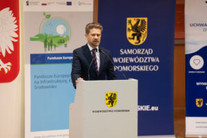 Konferencja "czyste powietrze - wyzwania i rozwiązania". na zdjęciu prelegenci