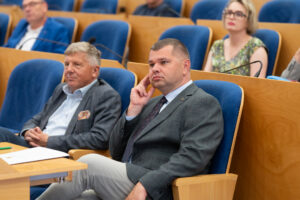 konferencja wieńcząca projekt pn.: „Zakup wieloczłonowych pojazdów kolejowych o napędzie elektrycznym do obsługi wojewódzkich przewozów pasażerskich” współfinansowany ze środków Funduszy Europejskich dla Pomorza 2021-2027