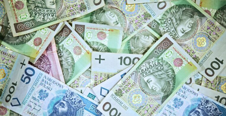 Staże, szkolenia i pieniądze na biznes! Dodatkowe 4,2 mln zł dla Pomorzan na lepszy start zawodowy