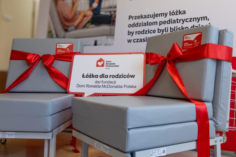 Nowe łóżka dla rodziców małych pacjentów szpitala w Słupsku. To dar fundacji Ronalda McDonalda