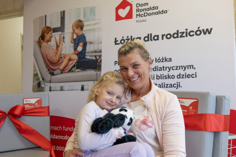 mama z córką w szpitalu